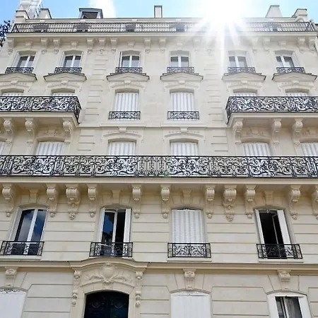 Magnifique Champs Elysees Apartment *